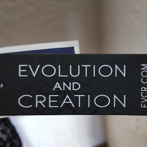 Evolution And Creation Leopard Cropped Tee - Picture 2 of 5